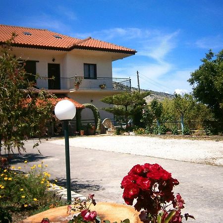 بلاتاريا Georgia'S Little Village المظهر الخارجي الصورة